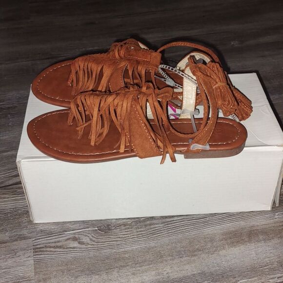 Olivia Miller Cognac Fringe Sandals Sz 5 NIB - Picture 2 of 6